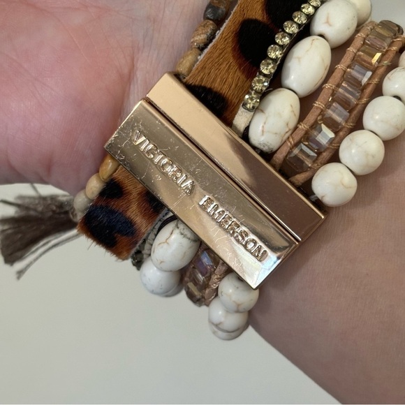 Victoria Emerson multi strand gold tone animal print  glass crystal bracelet - Picture 3 of 4